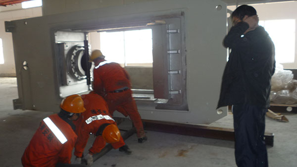 揚州依利安達壓合機設(shè)備安裝